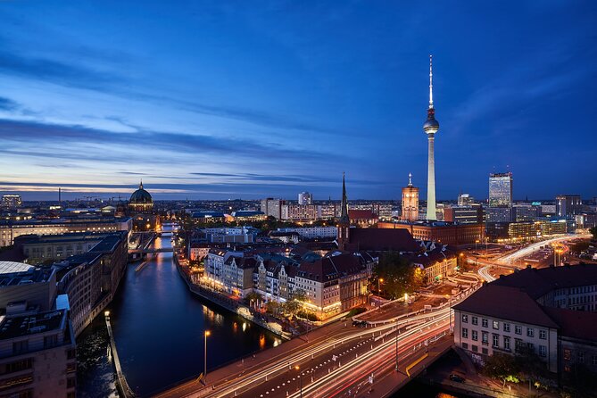 Berlin Capital 4-Course Sunset Dinner Cruise Including Drinks - Key points before you reserve