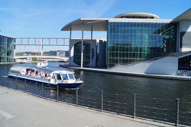 Berlin Capital 4-Course Sunset Dinner Cruise Including Drinks - Berlin from the Spree: three major sights to watch for