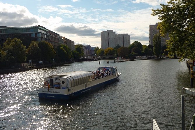 Berlin Capital 4-Course Sunset Dinner Cruise Including Drinks - Rosengarten at 6:30 pm: plan your arrival carefully