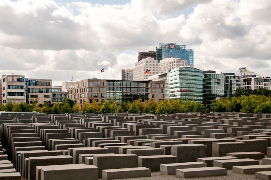 Berlin: City Sightseeing Hop-On Hop-Off Bus Tour - Lustgarten, Unter den Linden, and the Brandenburg Gate