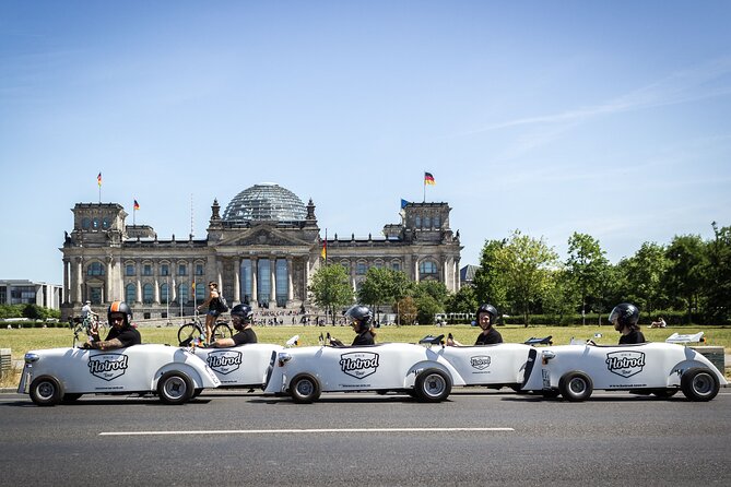 Berlin City Tour in a Mini Hotrod - A short Brandenburg Gate stop