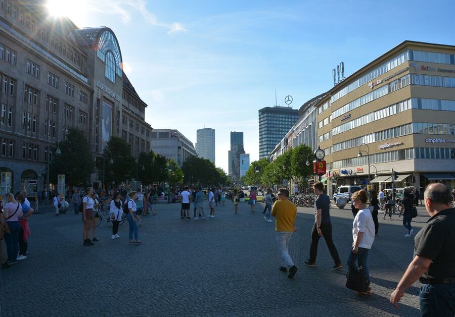 Berlin: City-West Walking Tour with a Real Berliner - Kurfürstendamm and the Golden Twenties