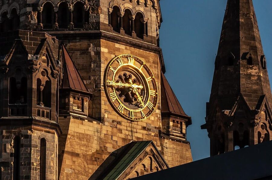 Berlin: Classical Concert at Kaiser Wilhelm Memorial Church - The musicians and the small orchestra format