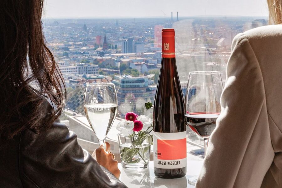 Berlin: Combo-Ticket for Panoramapunkt with Crémant at Café - Finding the entrance at Potsdamer Platz