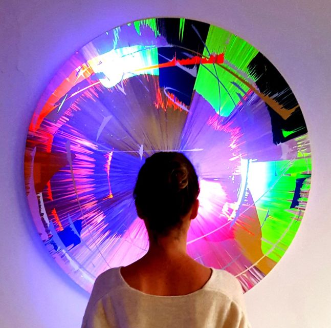 Berlin: Create Your Own Spin Painting at Jans Echternacht - Why this Berlin art session feels different