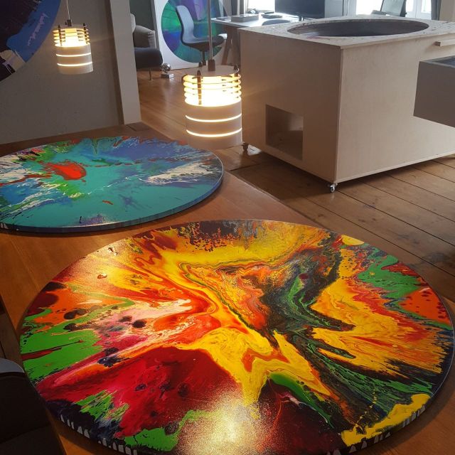 Berlin: Create Your Own Spin Painting at Jans Echternacht - Practical booking advice for Berlin
