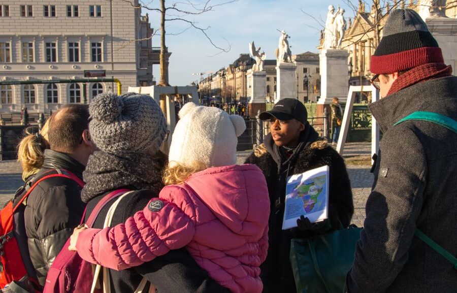 Berlin: Decolonial Berlin Castle/ Humboldt Forum Guided Tour - The Humboldt brothers and German science