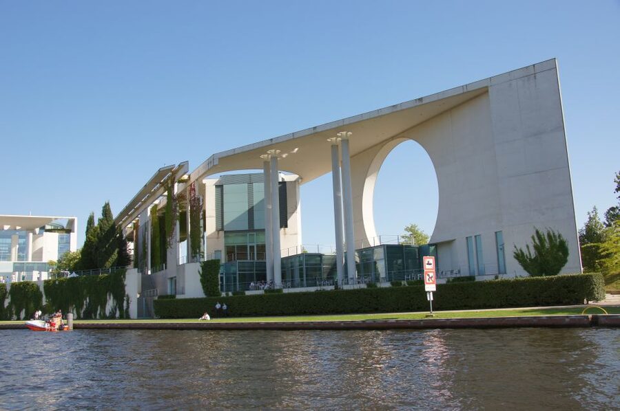 Berlin: Dinner Cruise on the Spree with Prosecco - What makes this cruise worth considering