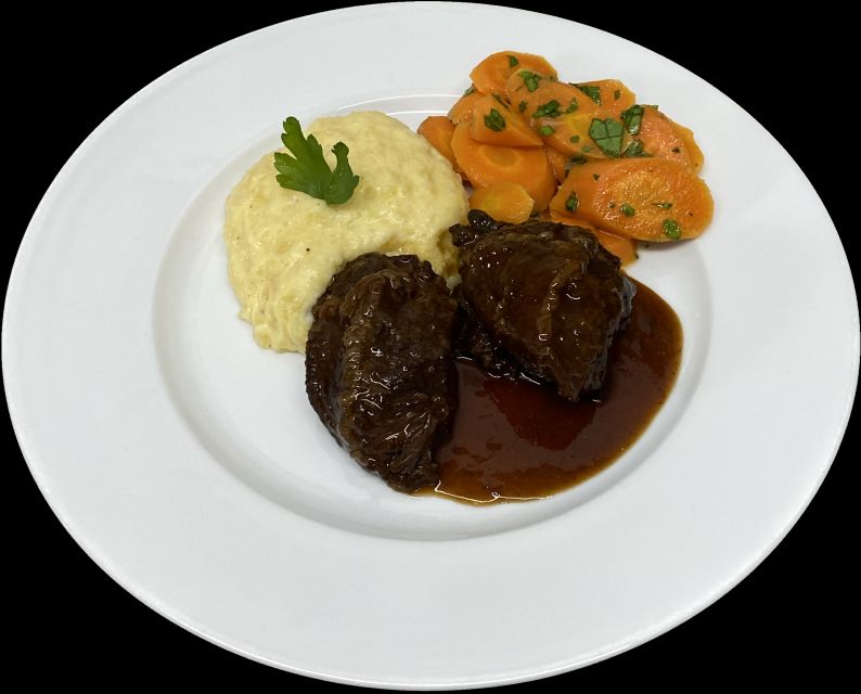 Berlin: Dinner Cruise on the Spree with Prosecco - A gentle introduction to Berlin from the Spree