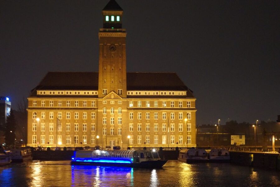 Berlin: Dinner Cruise on the Spree with Prosecco - Should you book the Berlin Spree dinner cruise?
