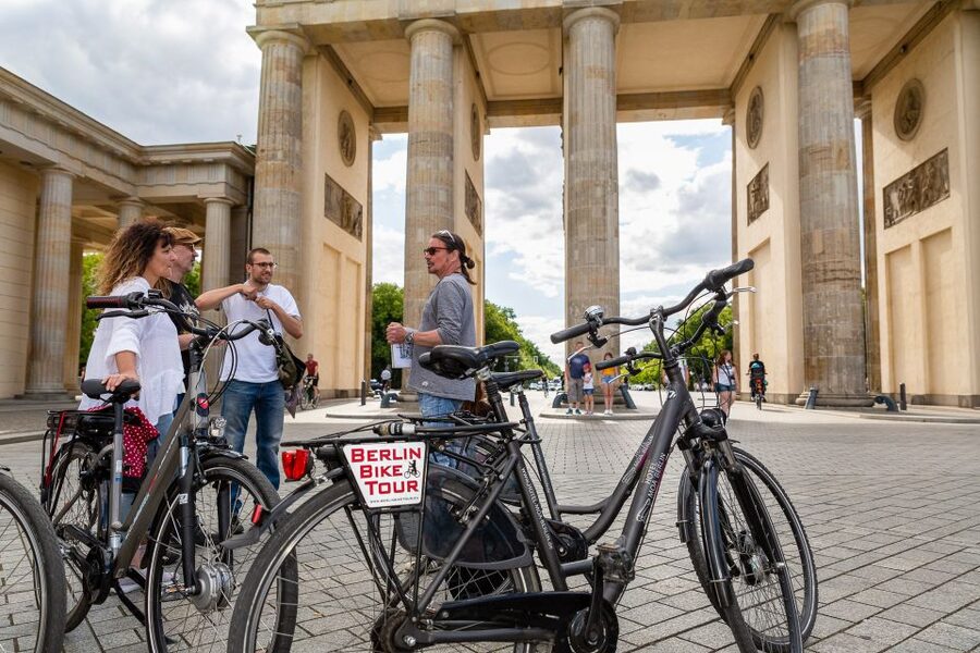 Berlin: E-Bike Tour of the Berlin Wall and Mitte Highlights - Mitte and the route into official Berlin