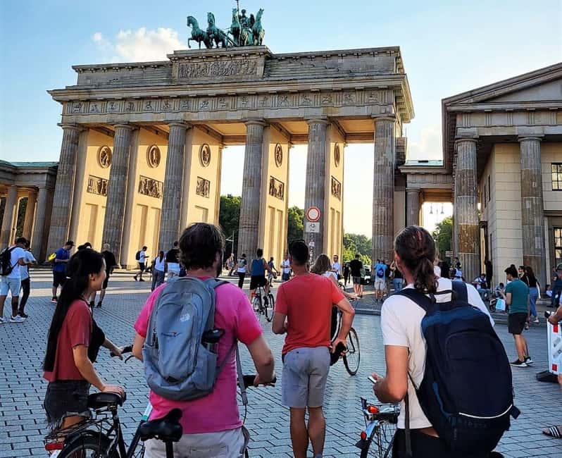 Berlin: East and West Wall Tour by Bike with a Guide - Why a bike is a smart way to see Berlin