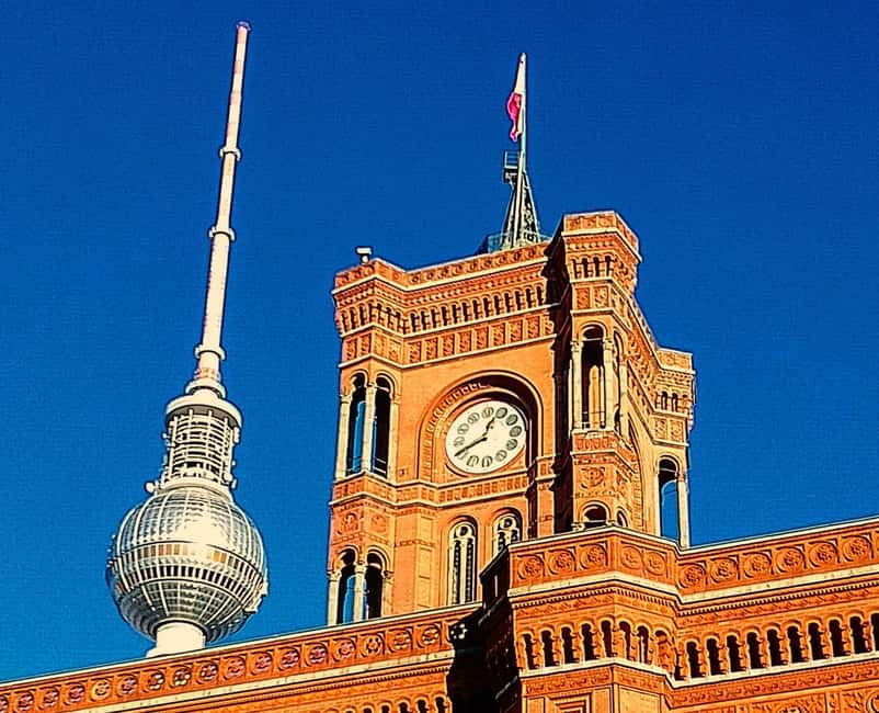 Berlin: East and West Wall Tour by Bike with a Guide - Friedrichshain’s bunkers and fairy-tale fountain
