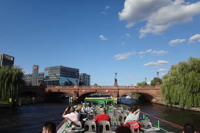 Berlin East Side Tour 2.5 hour cruise with commentary - Nikolaiviertel and the television tower
