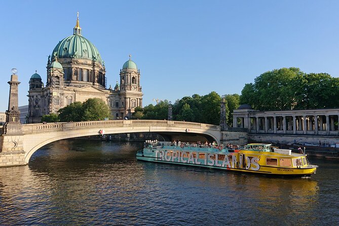 Berlin East Side Tour 2.5 hour cruise with commentary - Starting beside Museum Island