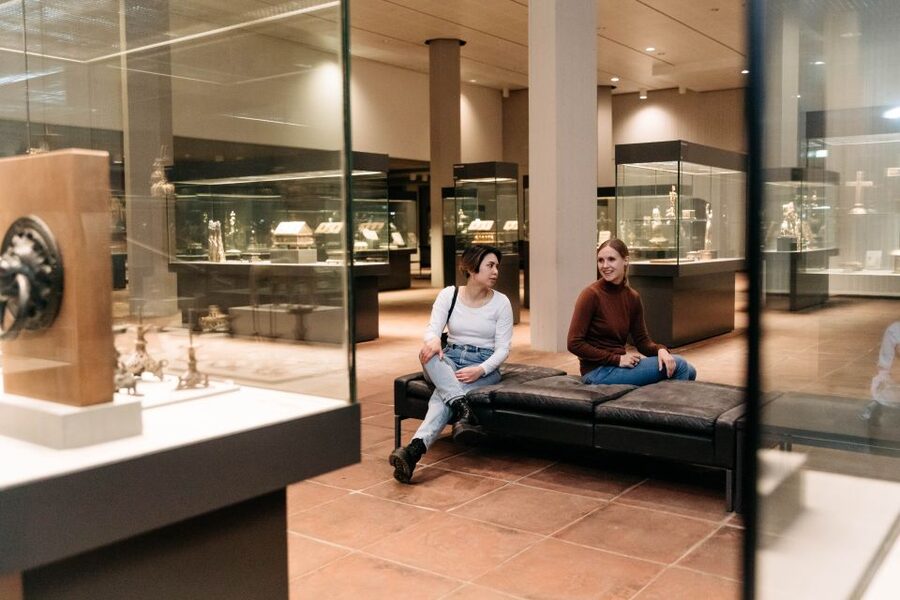 Berlin: Entry Ticket To The Kunstgewerbemuseum - Access, masks, and practical limits