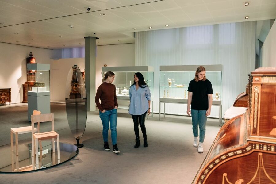 Berlin: Entry Ticket To The Kunstgewerbemuseum - Fashion and the changing shape of clothing