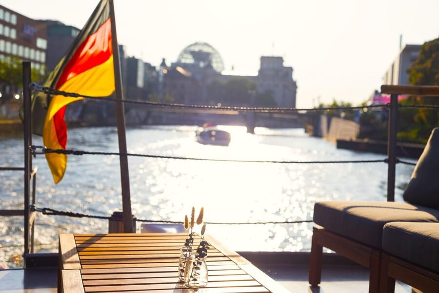 Berlin: Evening Boat Cruise – Romance & Moonlight - How romantic is the cruise in practice?