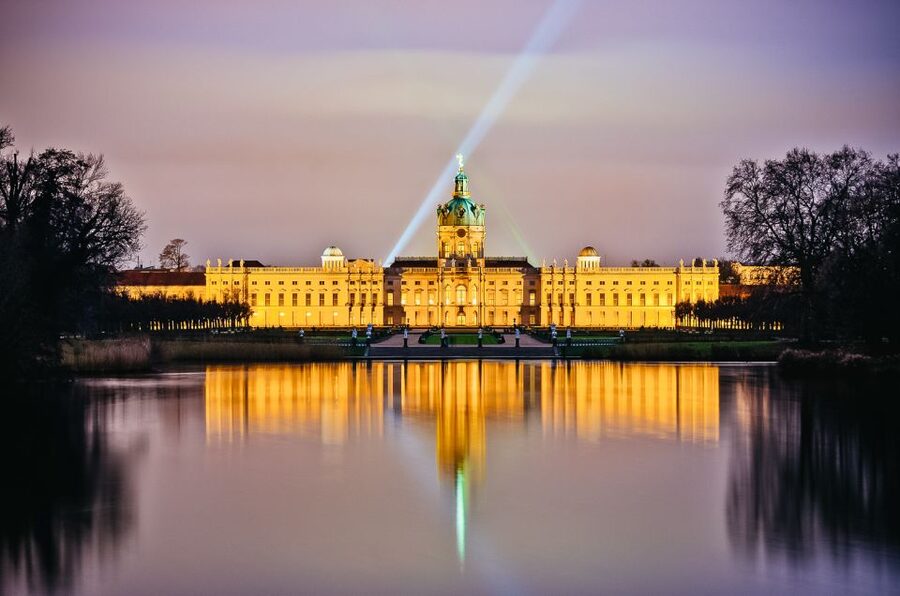 Berlin: Evening City Sightseeing Cruise - Bellevue Palace beside the Tiergarten