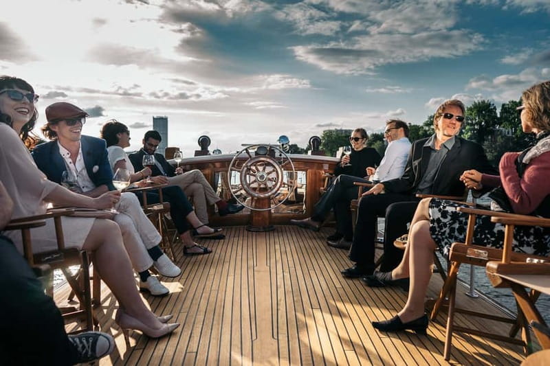 Berlin: Evening Yacht Cruise with Aperitif & Dinner Upgrade - The aperitif sets the tone