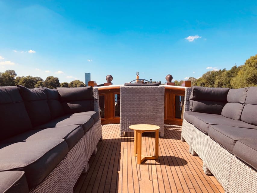 Berlin: Evening Yacht Cruise with Aperitif & Dinner Upgrade - Why the yacht matters