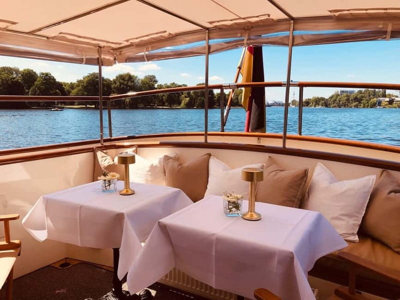 Berlin: Evening Yacht Cruise with Aperitif & Dinner Upgrade - Is $56 a fair price?
