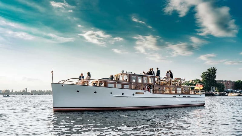 Berlin: Evening Yacht Cruise with Aperitif & Dinner Upgrade - What you actually see from the River Spree