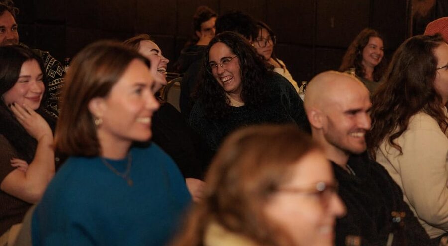 Berlin: Expats in Berlin Comedy Show Ticket - Arriving for the free shot and bar access