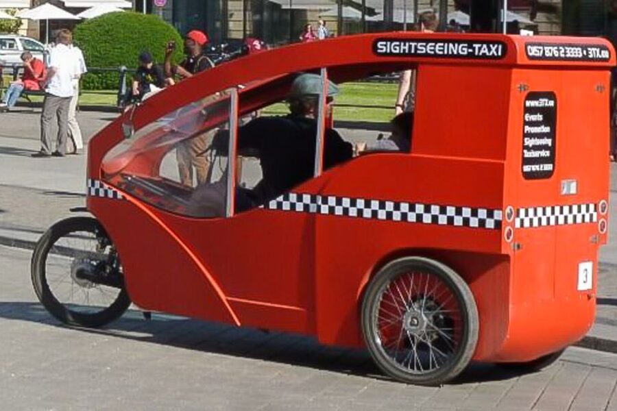 Berlin Express: Private 1-Hour E-Rickshaw Ride - How to make the hour count