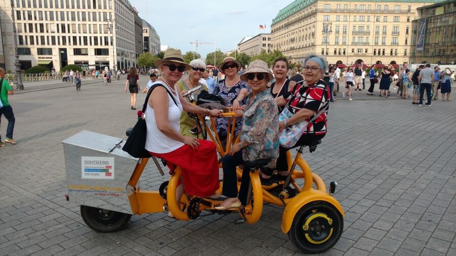 Berlin: Fun Private Guided Sightseeing Tours with Teambikes - What the one to two hours really means