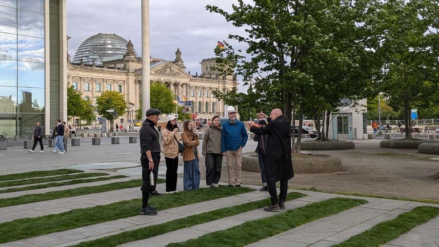 Berlin: Government District around the Reichstag Guided Tour - Marie-Elisabeth-Lüders-Haus and the federal design