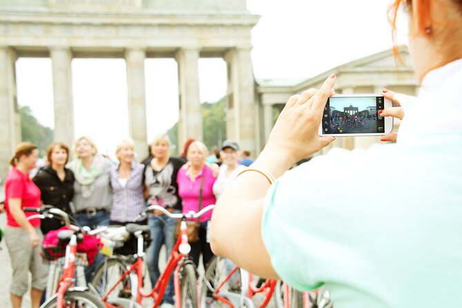 Berlin: Guided Private Bike Tour to Explore the Highlights - Key points to know before you book