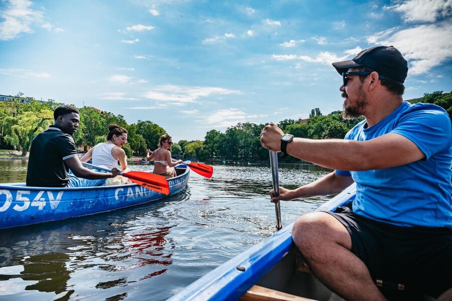 Berlin: Guided Tour by Canoe - Why Berlin works so well from a canoe