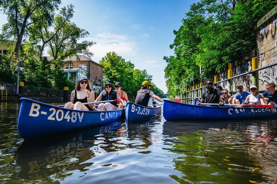 Berlin: Guided Tour by Canoe - Maybachufer and the flea market shoreline
