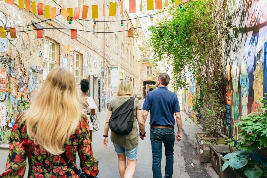 Berlin: Hidden Backyards Guided Walking Tour - Haus Schwarzenberg: Berlin with rough edges