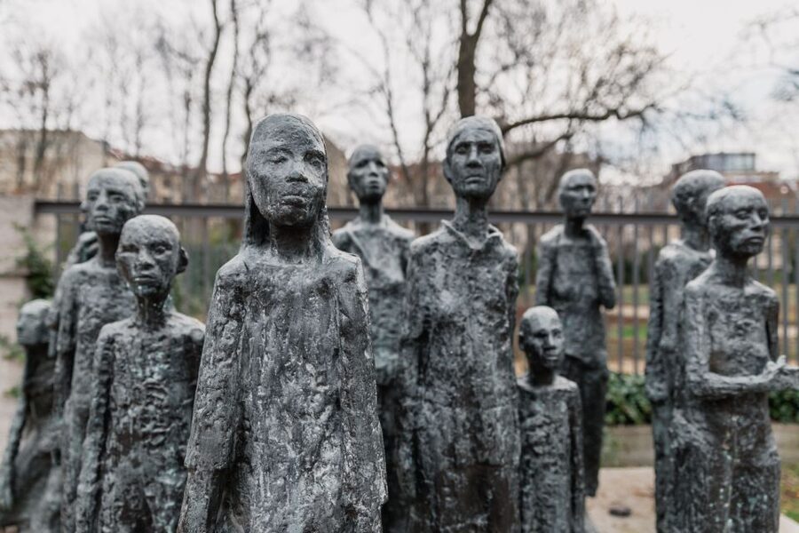 Berlin: Hidden Backyards Guided Walking Tour - Rosenhöfe and the passage through Mitte