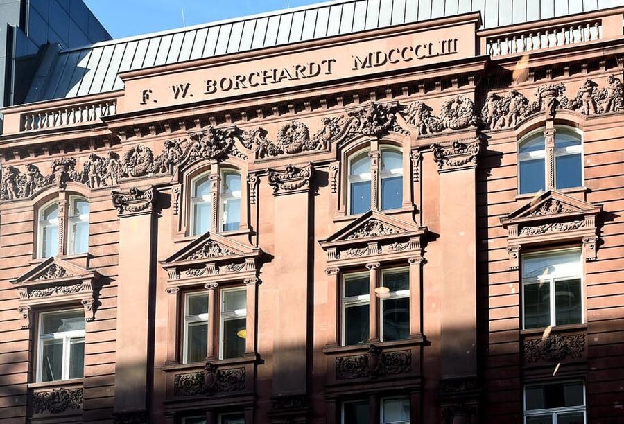 Berlin: Hidden gems around the Gendarmenmarkt - Guided walking tour - Jägerstraße, the Mendelssohn bank, and Berlin’s thinkers