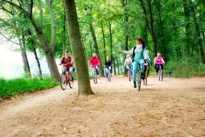 Berlin: Highlights Guided Bike Tour - Key points to know before you ride
