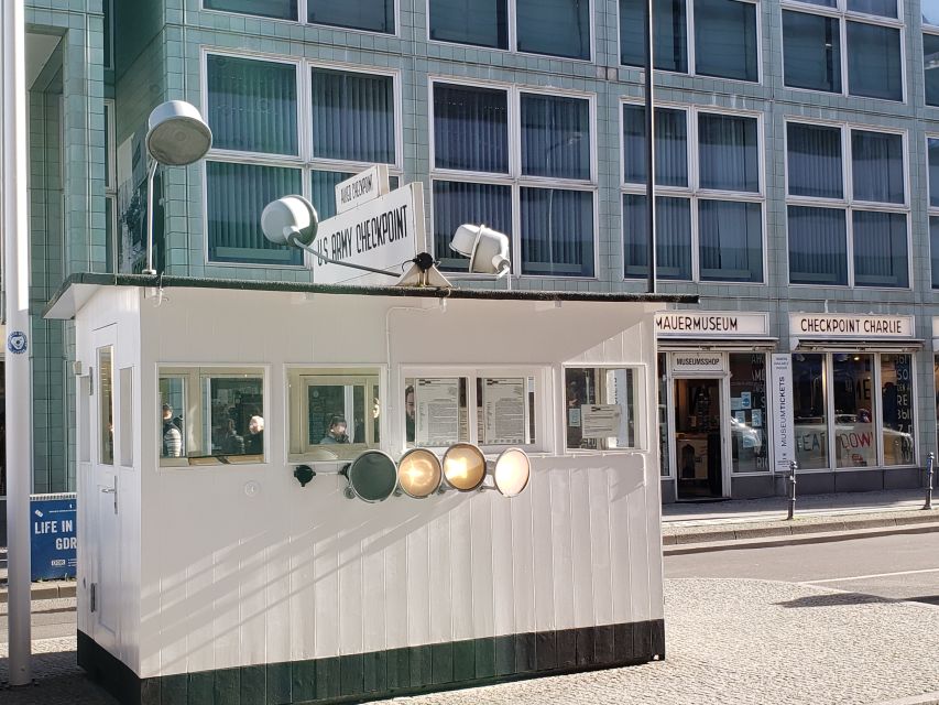 Berlin: Highlights of the City - a Private Bus Tour - Reichstag and the government district