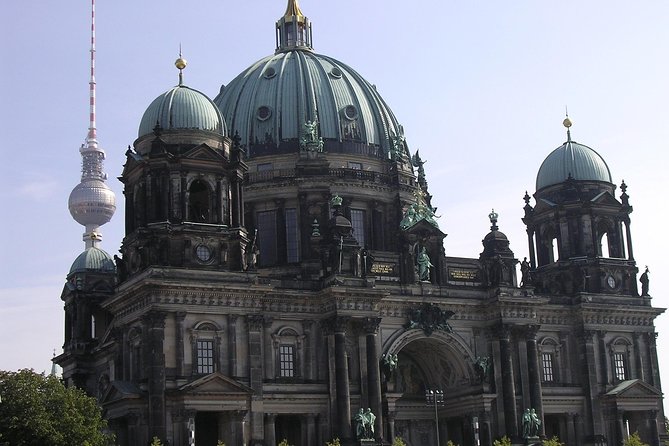 Berlin Highlights Private Guided Walking Tour - Brandenburg Gate and the Reichstag: Berlin’s political front door