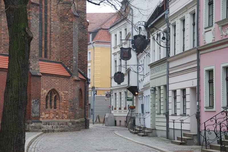 Berlin: Historic Center Walking Tour with a Real Berliner - Meeting at St. Nicholas’ Church Museum