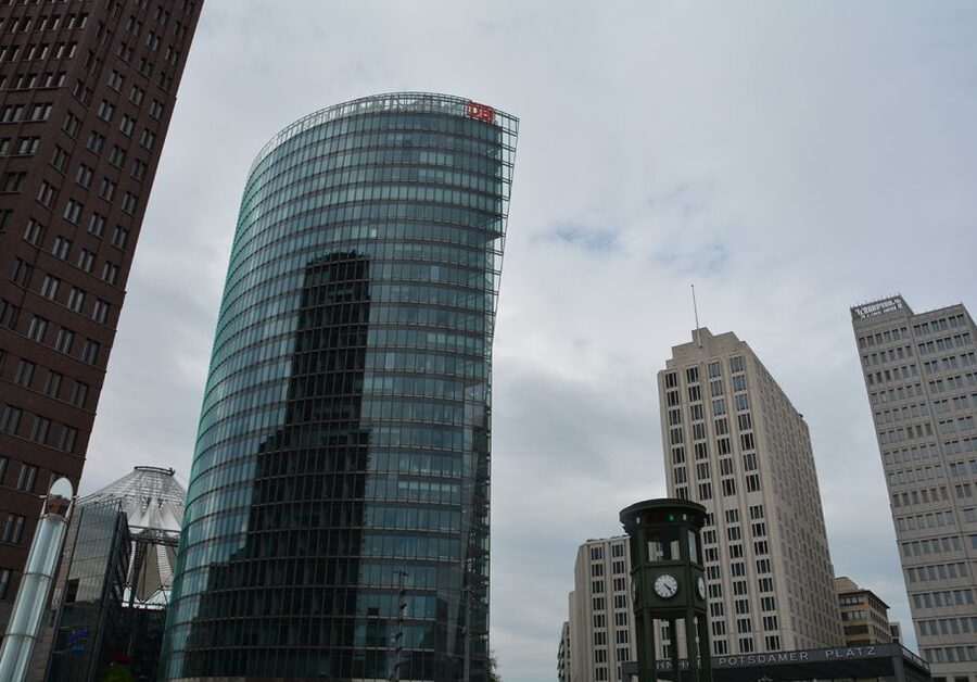 Berlin: Historical Sights & Berlin Wall Tour with a Berliner - Practical advice for the walk