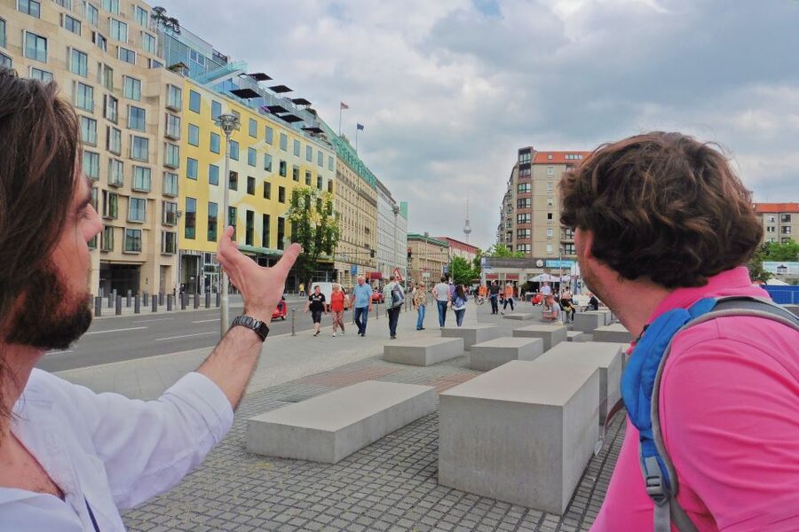 Berlin: Historical Sights & Berlin Wall Tour with a Berliner - Walking Berlin’s former front line