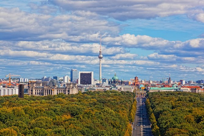 Berlin History Walking Tour with a French-Speaking Guide - Starting at Potsdamer Platz at 10:00 a.m.