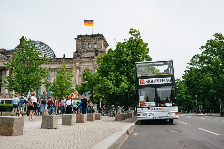 Berlin: Hop-on Hop-off Bus Tour with Live Commentary - Live commentary, language, and bus comfort