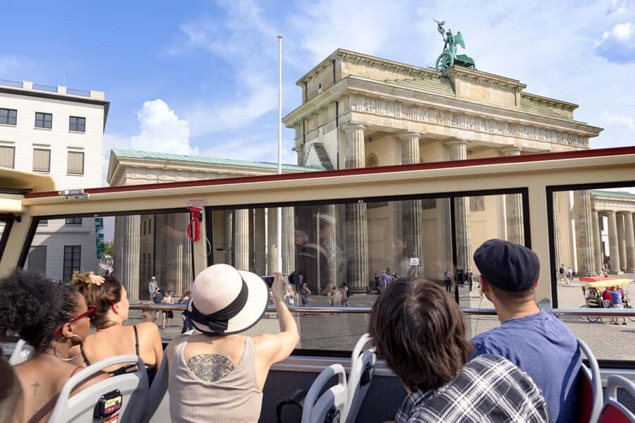 Berlin: Hop-On Hop-Off Sightseeing Bus with Boat Options - Red Line: Berlin’s Central Sights and Western Boulevard