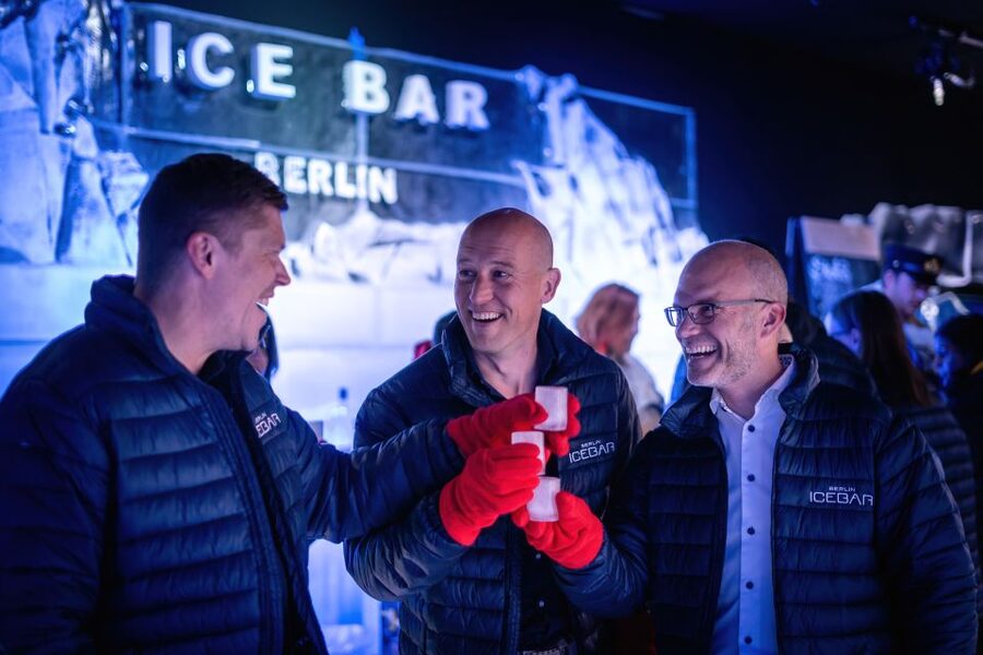 Berlin: Icebar Entrance with Complimentary Drinks - Starting in the warm tavern beside Alexanderplatz
