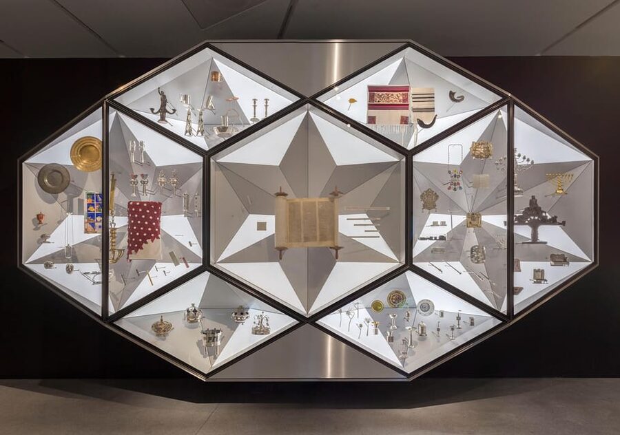 Berlin: Jewish Museum Highlights Tour - What the 90-minute schedule feels like