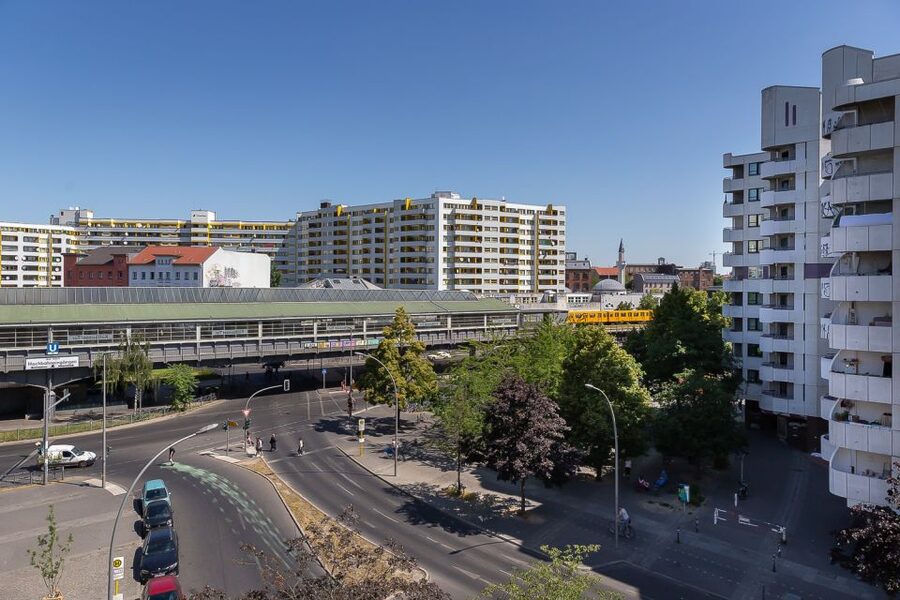 Berlin: Kreuzberg Guided Walking Evening Tour - Mariannenstraße and the stories behind the streets