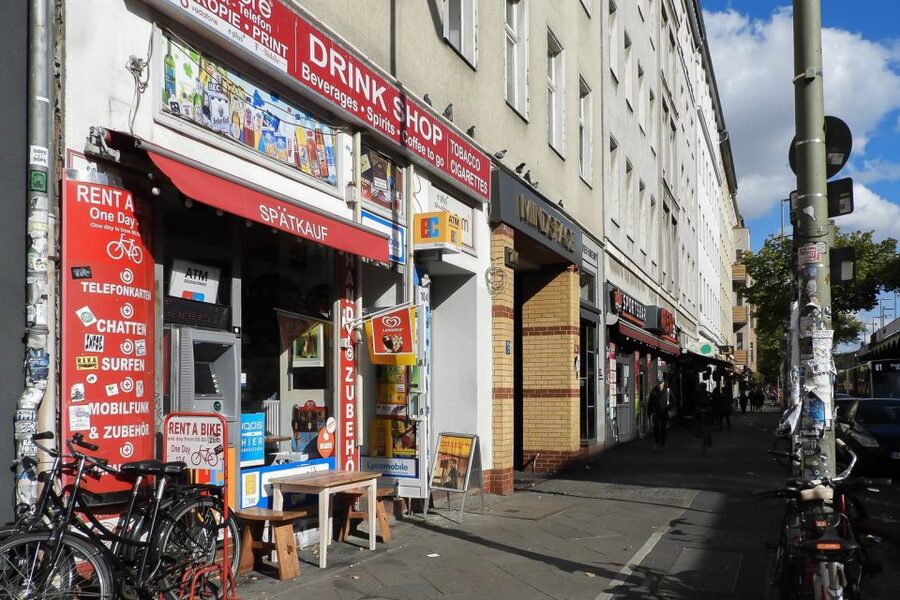 Berlin: Kreuzberg Guided Walking Evening Tour - Starting at Kottbusser Tor, or Kotti
